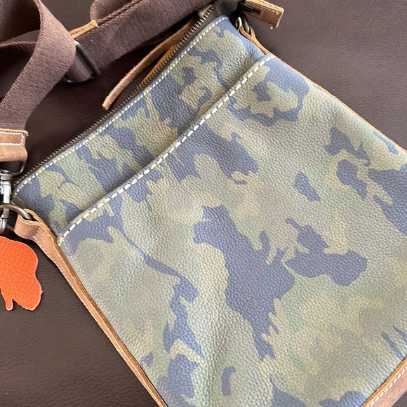 Roots Purse - Picture 4 of 4